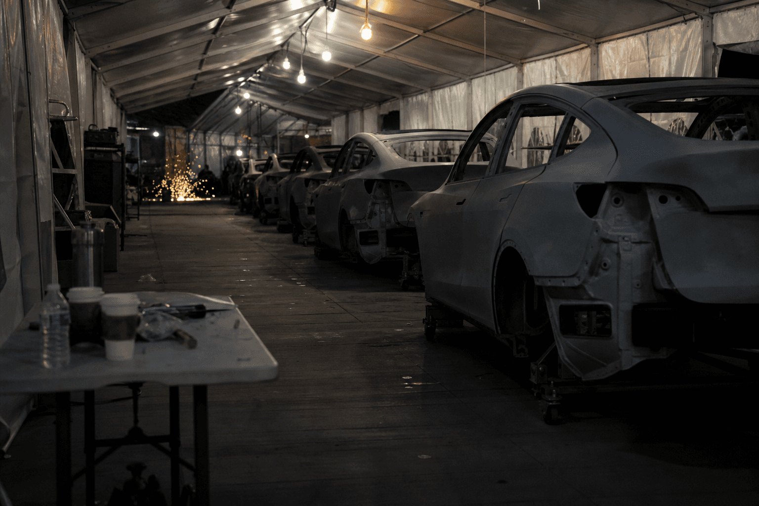 Illustrative scene for the Tesla 2018 case